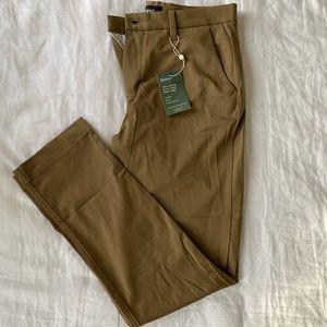 quince NWT work pant in khaki!